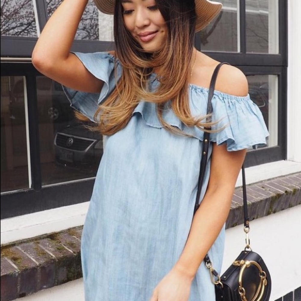 Lulu’s mini chambray off the shoulder blue dress - Picture 8 of 8